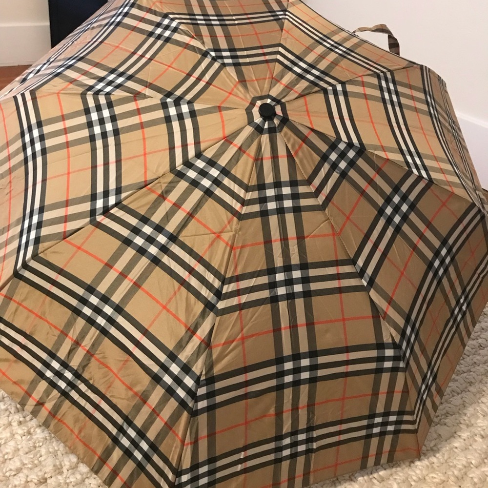Authentic vintage Burberry umbrella with cover